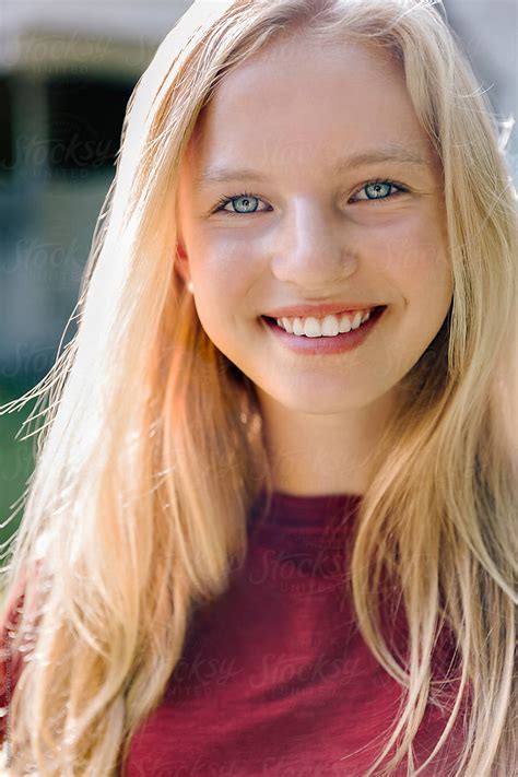 blond teen|8,790 Happy Smiling Portrait Teenage Girl Blond Hair ...